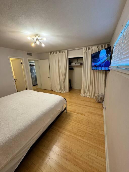 2 Bed With Pool And Creek Views Near Congress Ave Apartment Austin Exterior photo